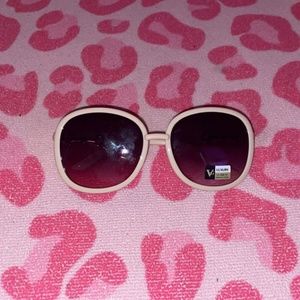 pink sunglasses